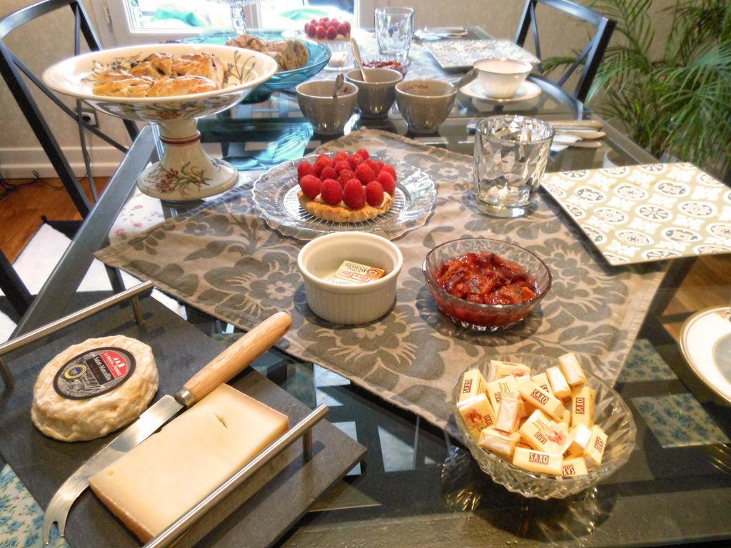 Villa Atmosphere Petit Dejeuner Compris Гренобль Екстер'єр фото